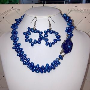 Necklace and earrings set ❤️